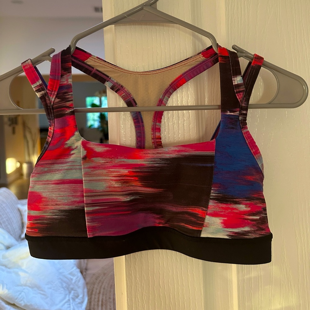 Lululemon Sports Bra (Size 4, Multi color )